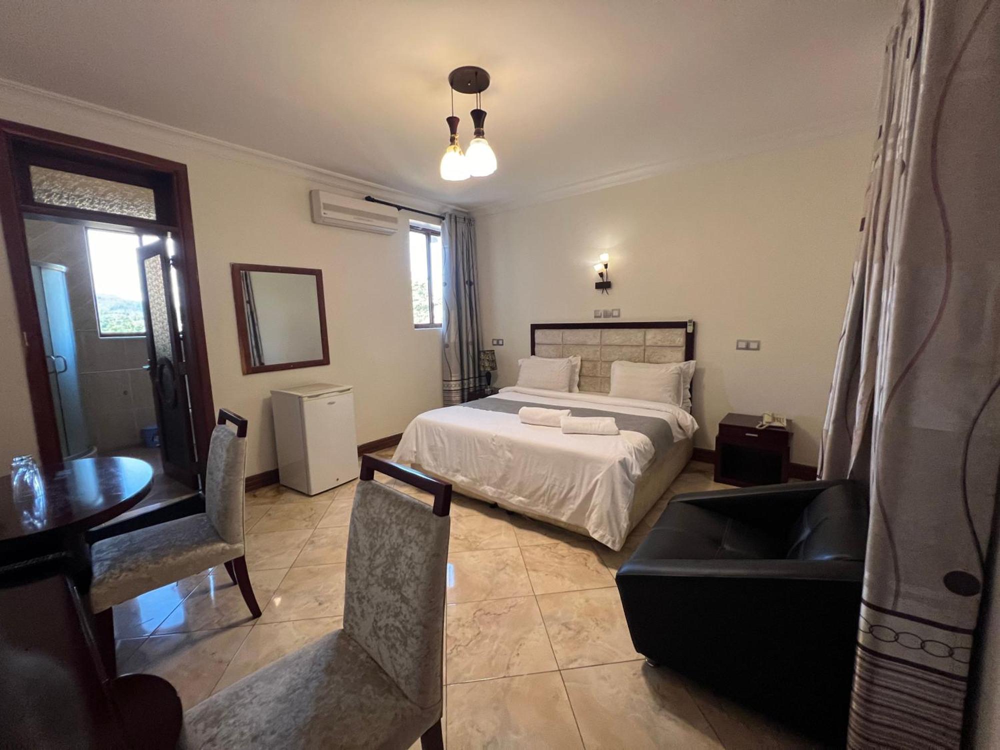 Nejobugg Palace Hotel Nkoanrua Luaran gambar